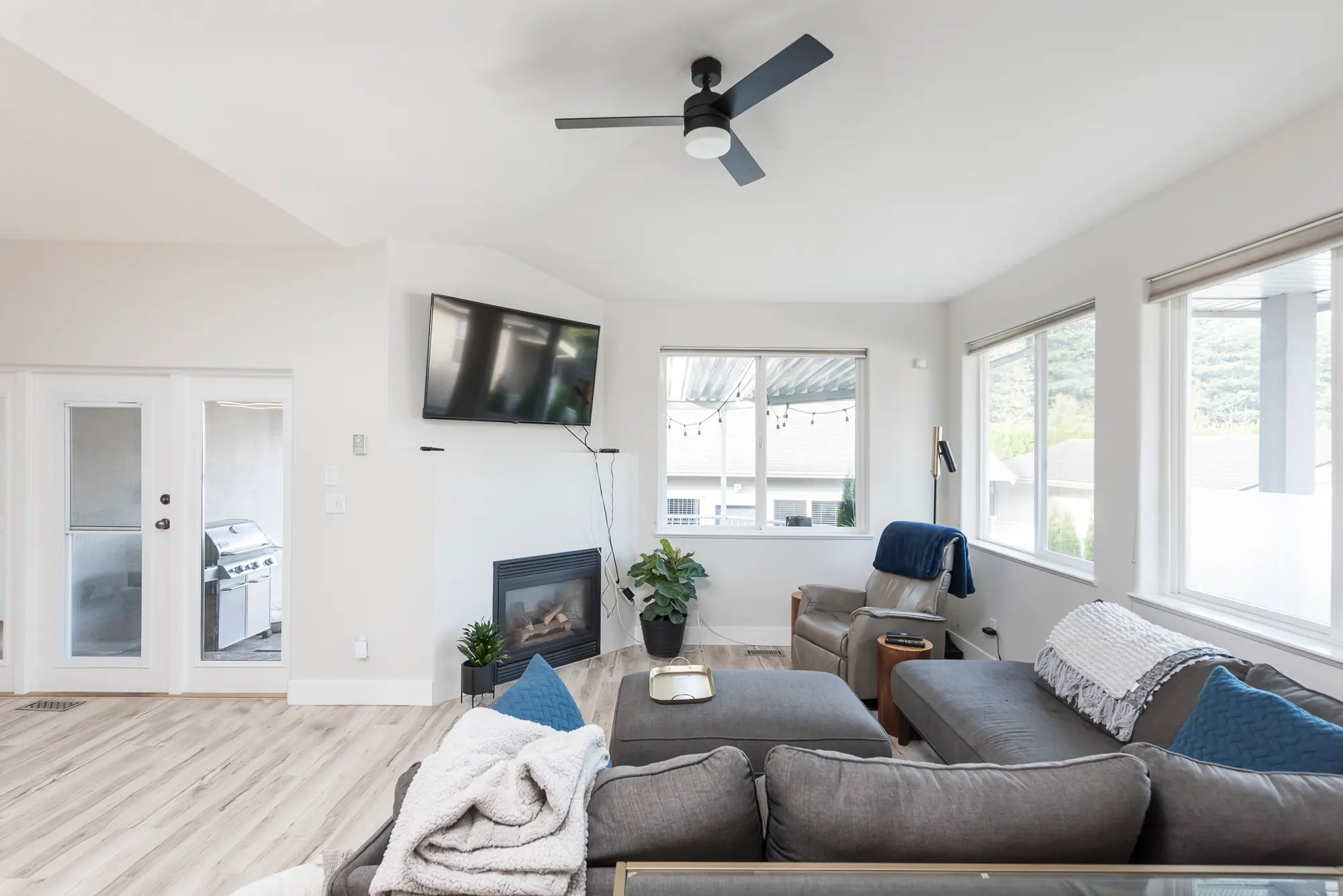 Bright, fully renovated open living space by Master Painting & Renovations, Chilliwack BC