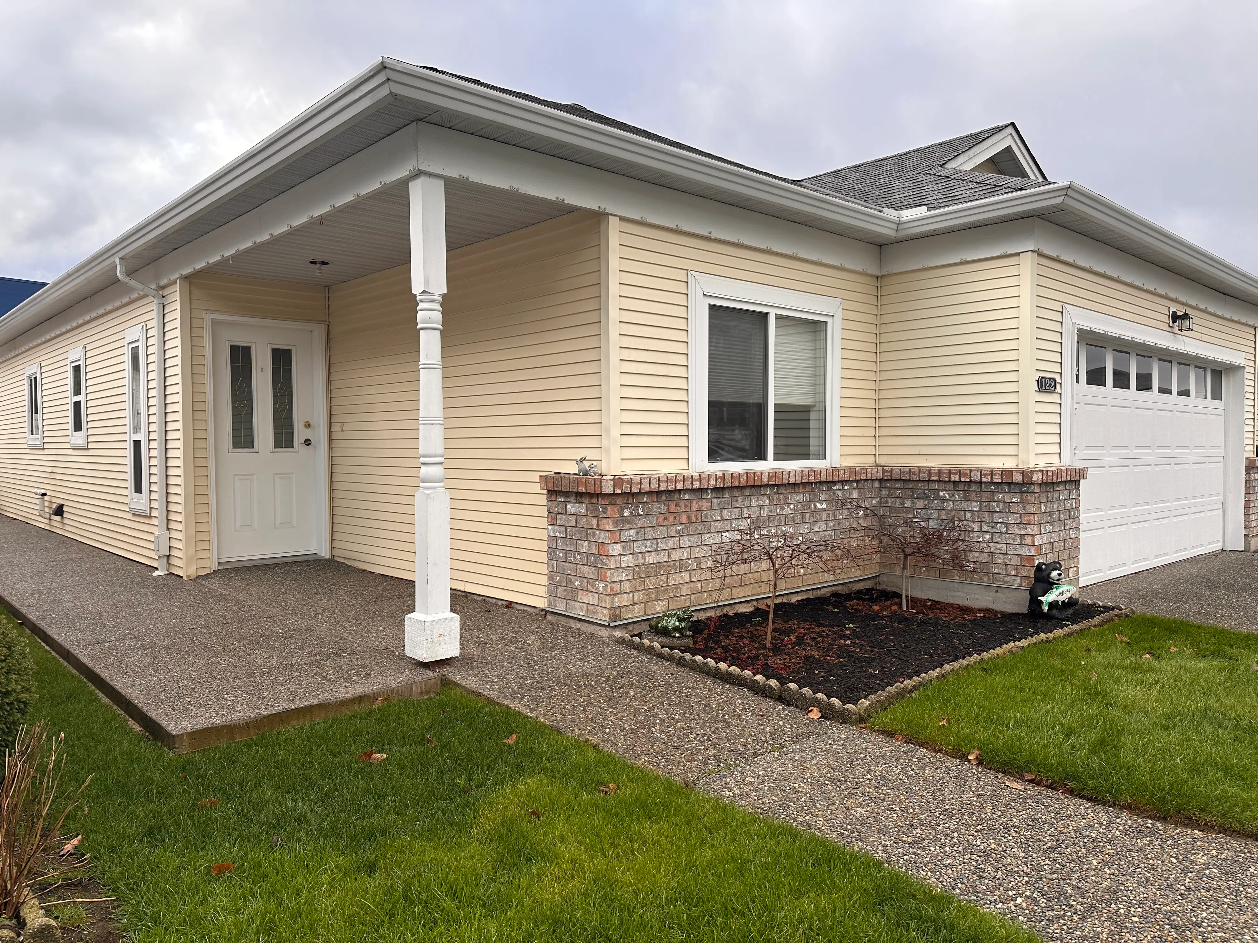 Exterior of a Sardis townhouse that was fully renovated inside
