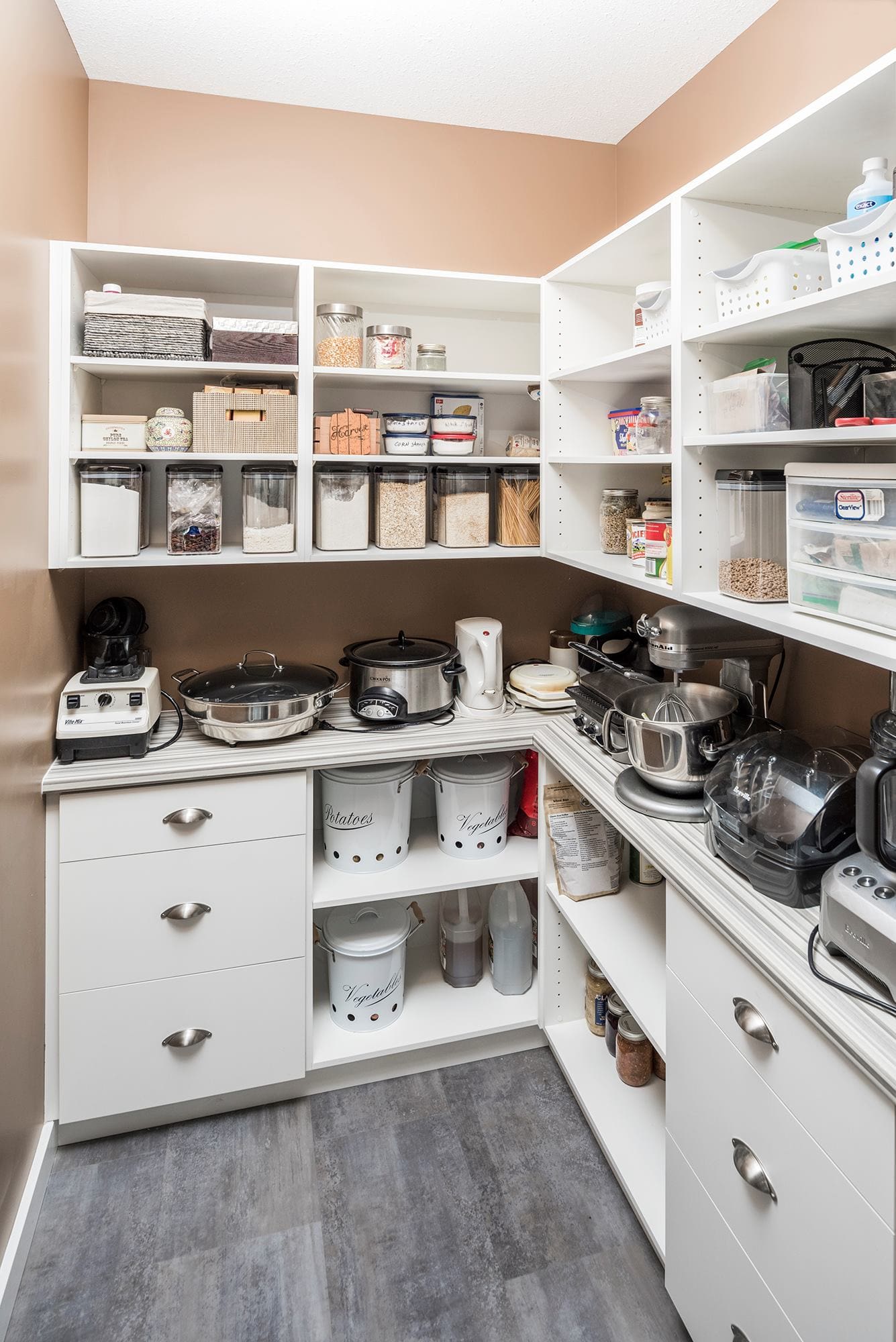 Organized pantry storage