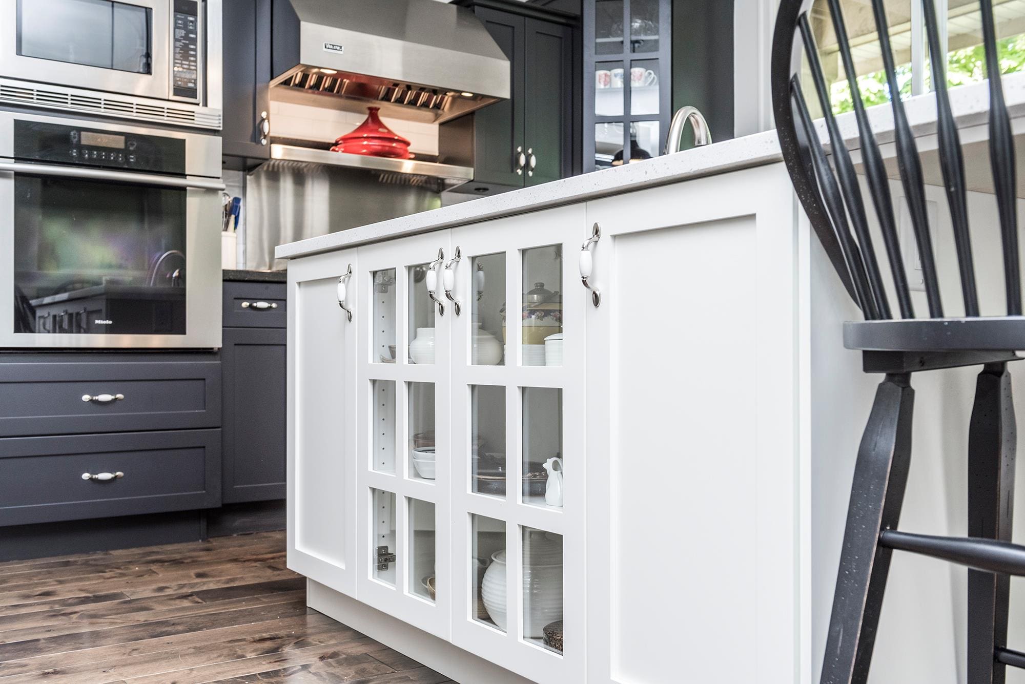 Dark blue kitchen design Chilliwack contractor