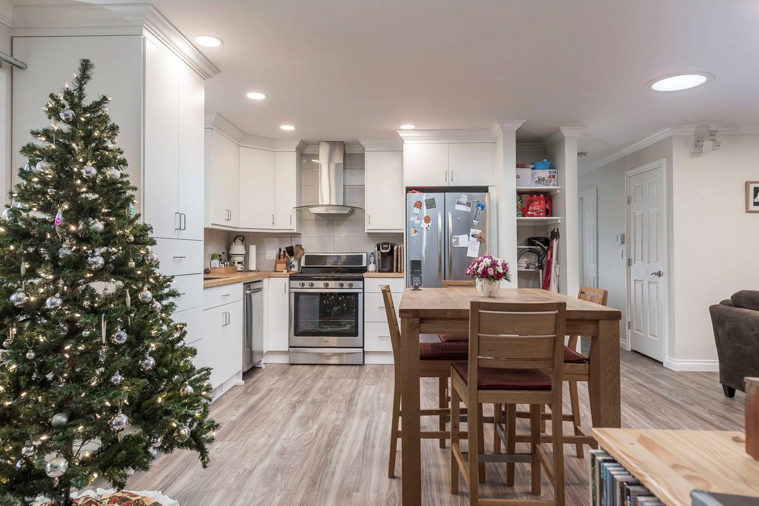 Kitchen design with modern finishes Chilliwack