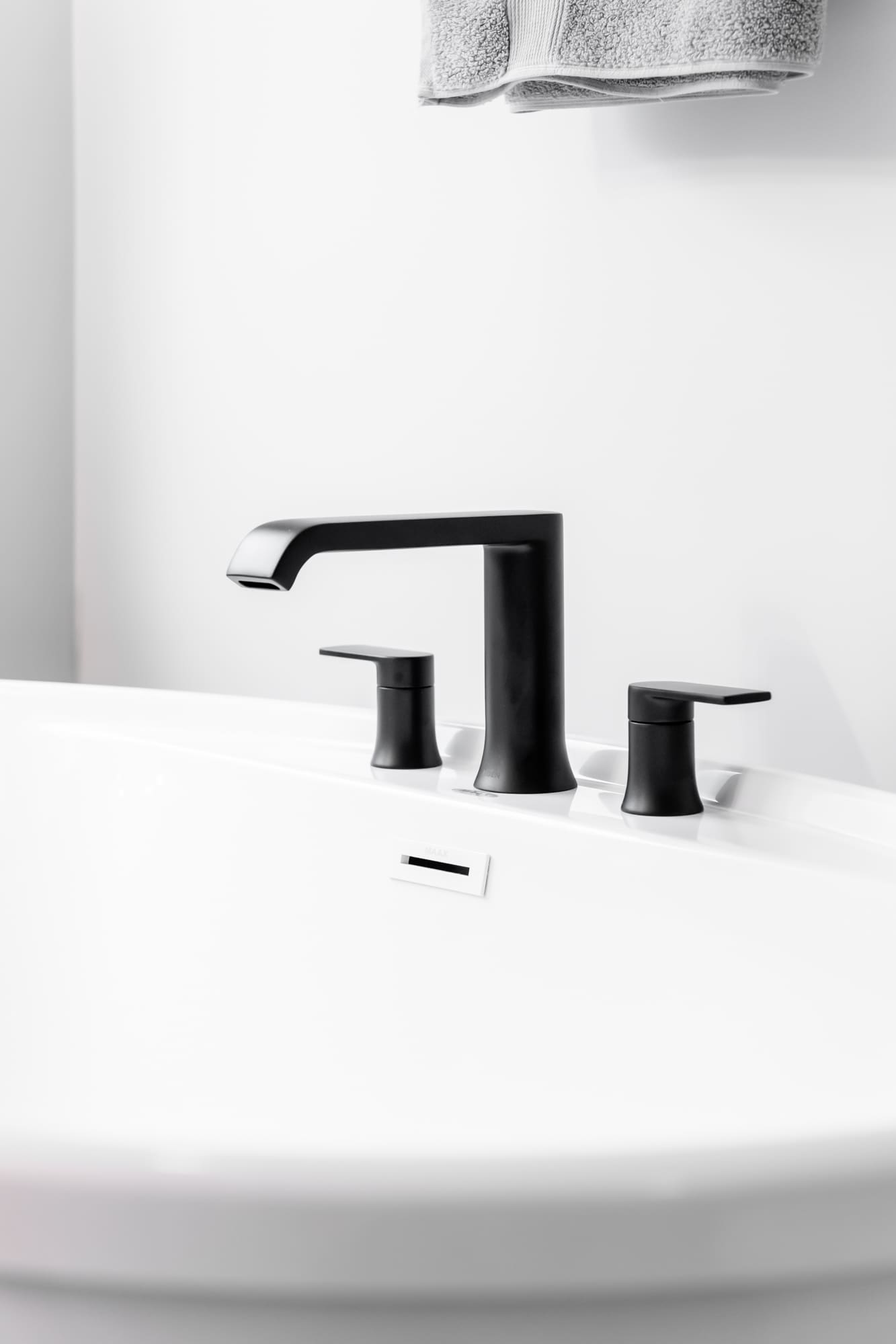 Tub faucet side view Chilliwack