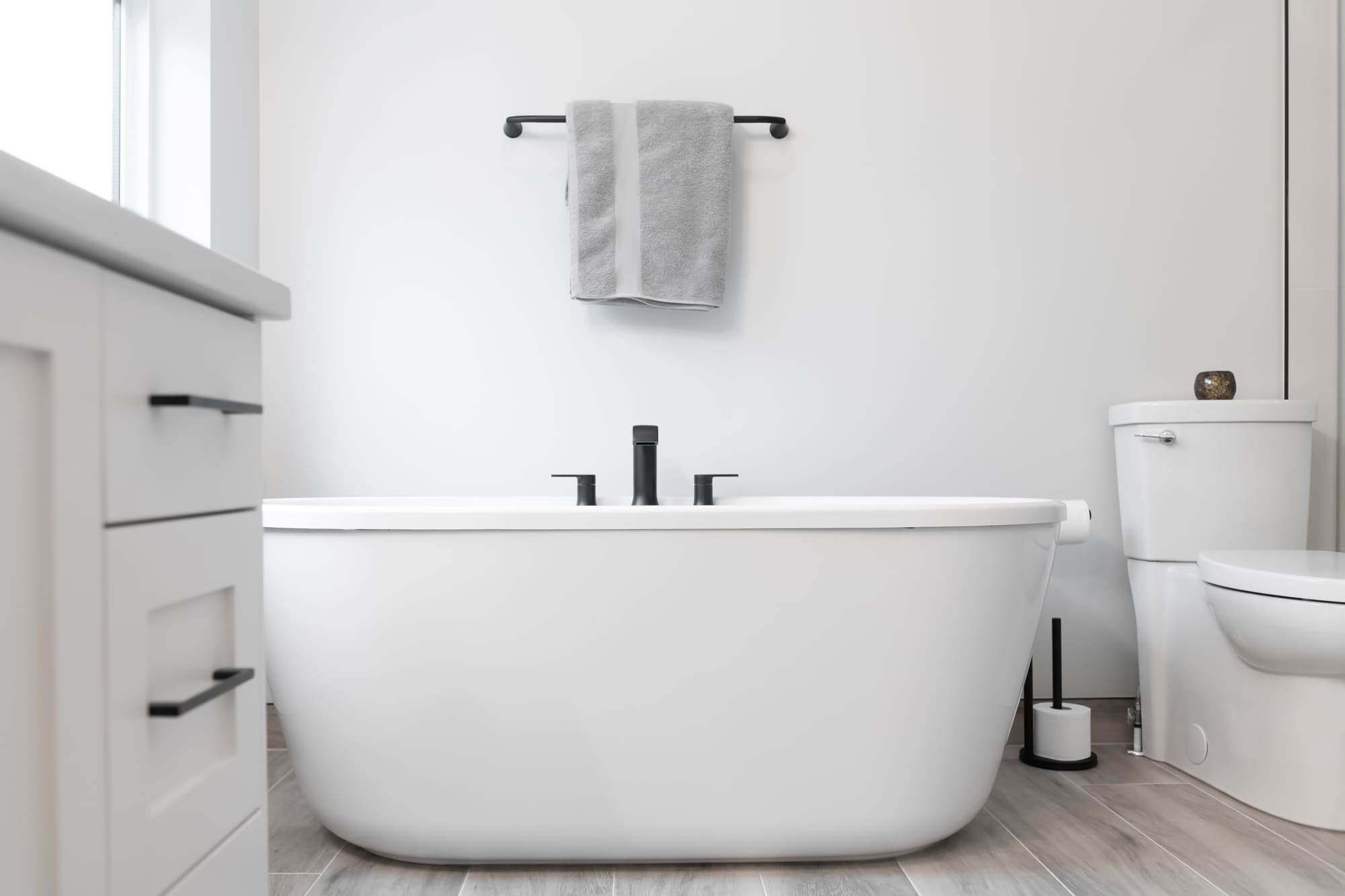 Contemporary bathroom renovation Chilliwack