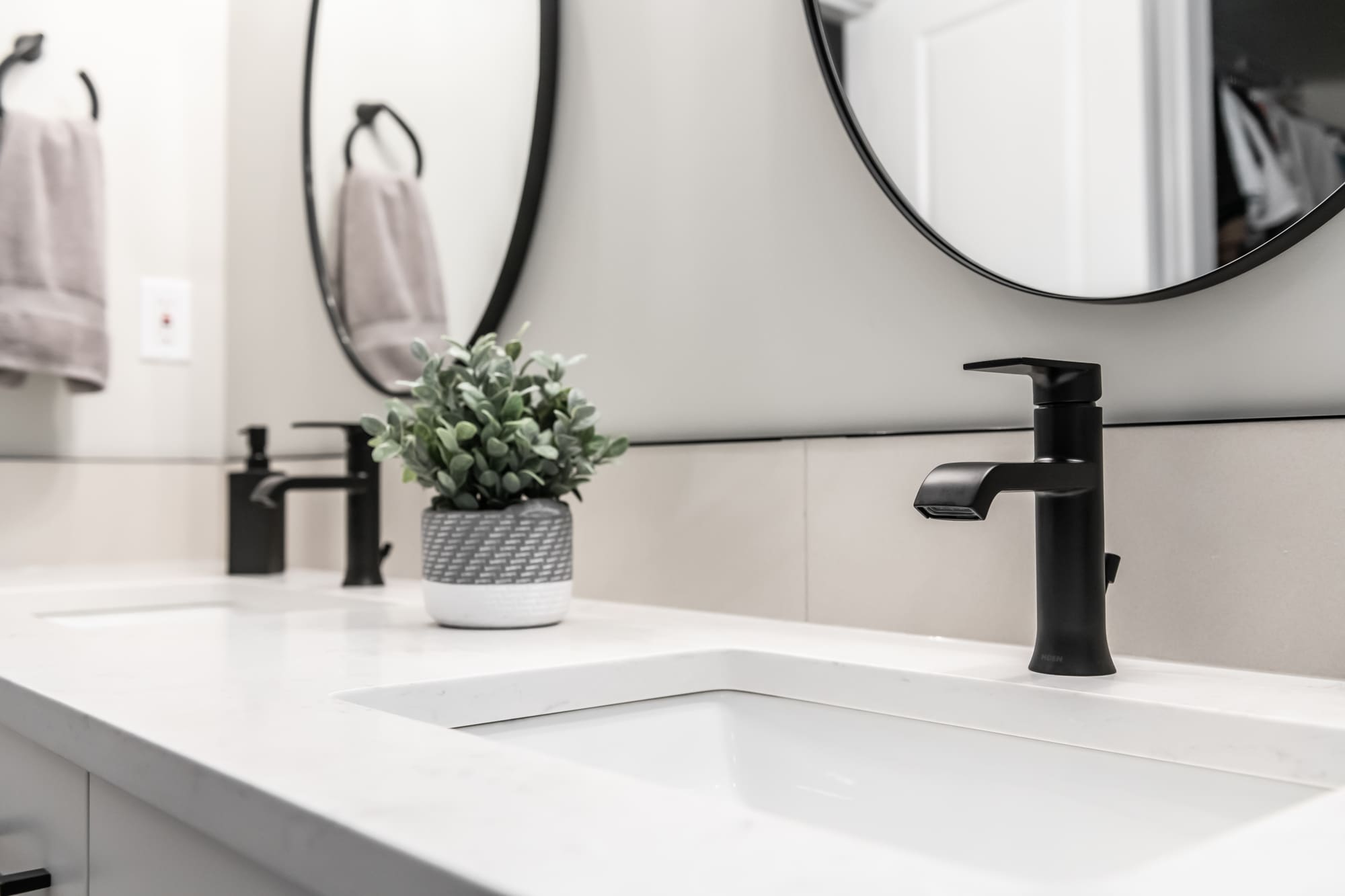 Black matte dual faucet Chilliwack bathroom