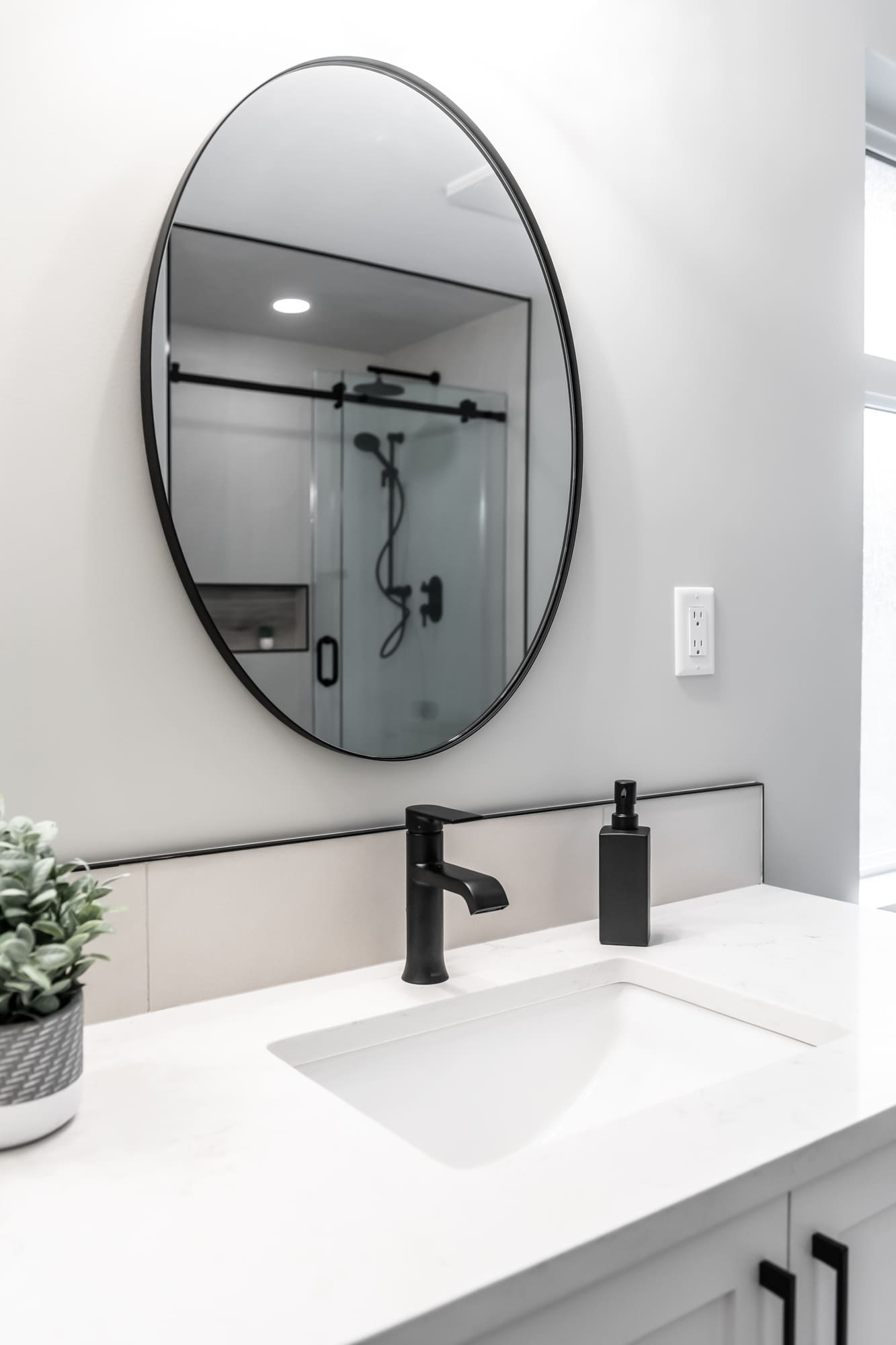Round mirror bathroom design Chilliwack BC