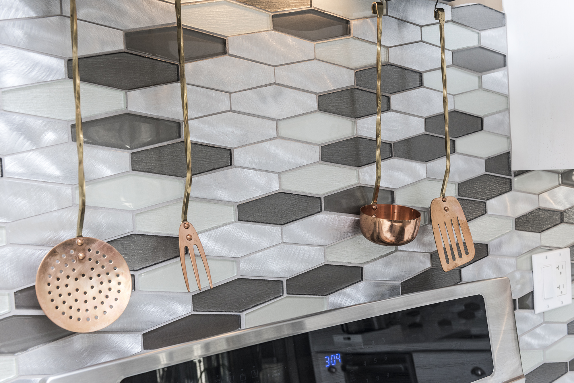 Kitchen backsplash tile detail