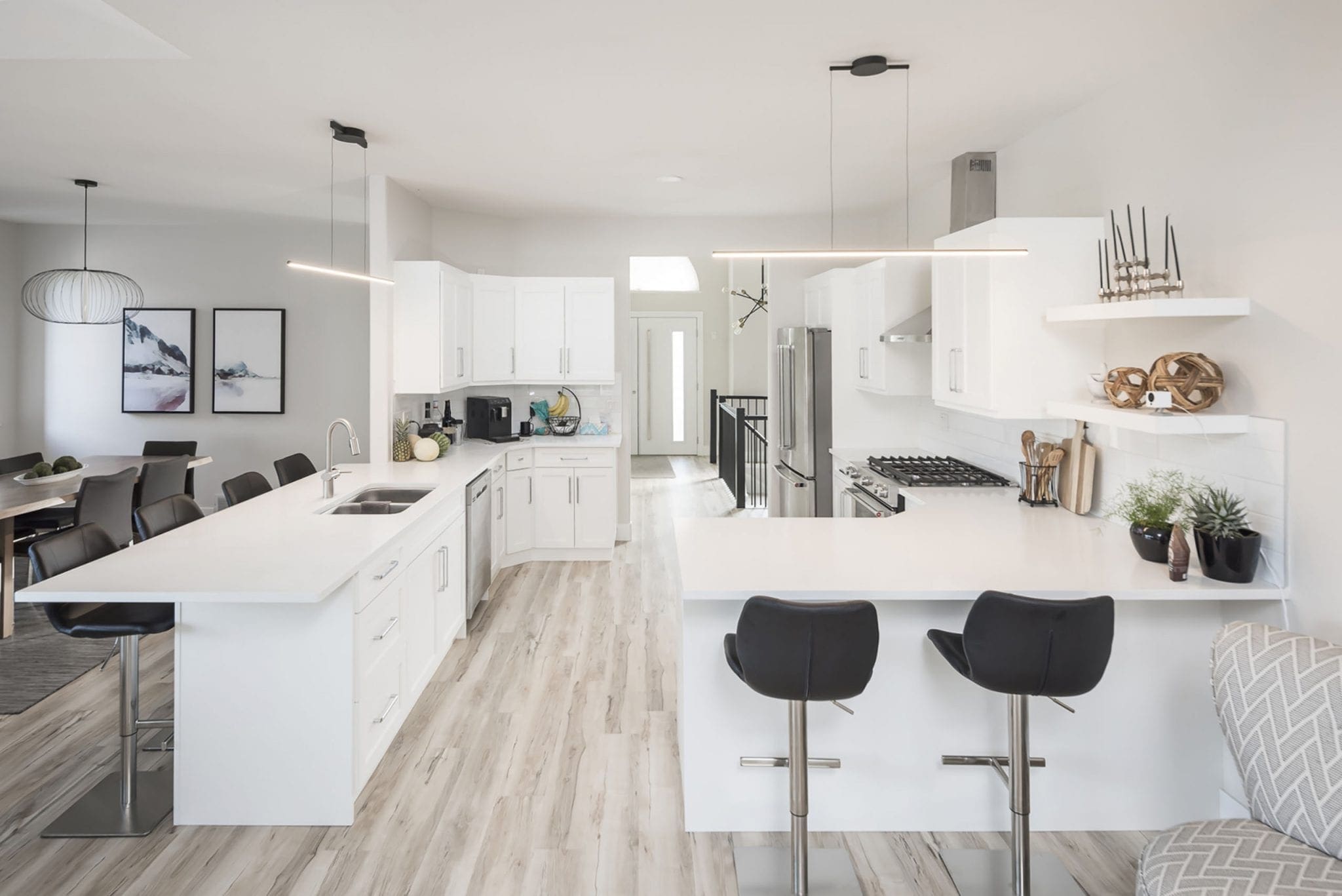 Chilliwack renovation contractor and house painter team ready for residential and commercial projects in the Fraser Valley